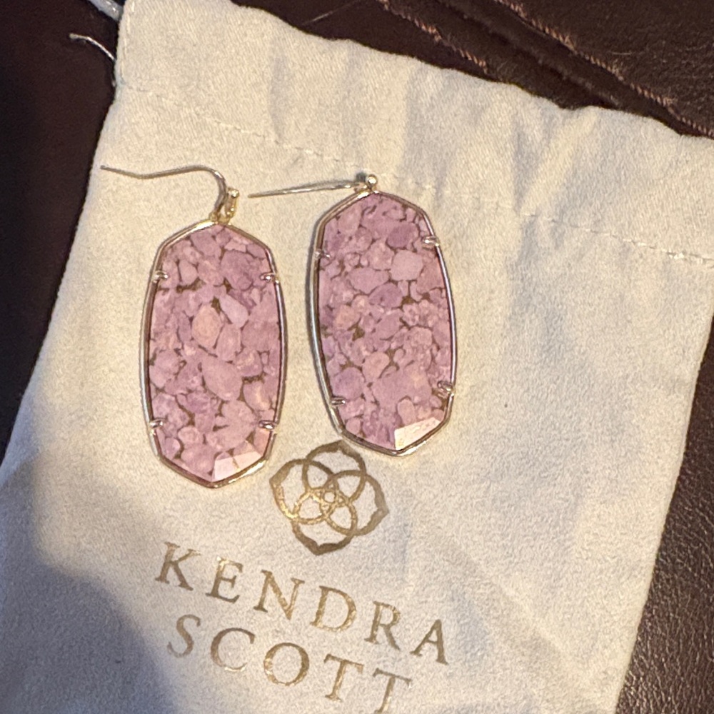 Kendra Scott Danielle Earrings in Bronzed Veined Lilac Magnesite
